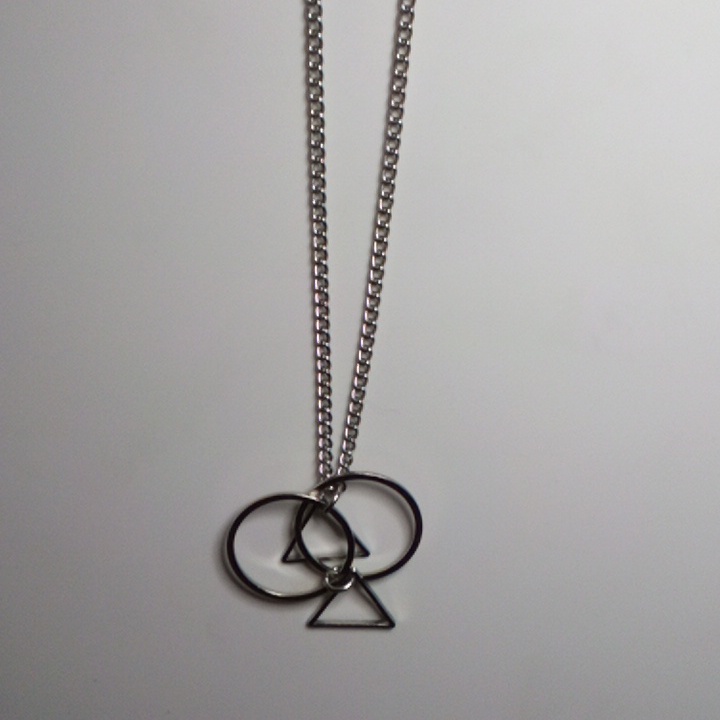 Vintage Beautiful Silver 24 Inch Chain Charm 21$